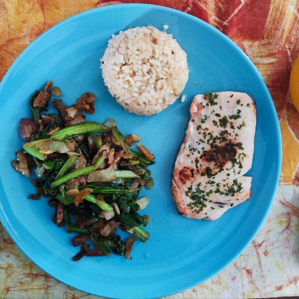 Acelgas con ajo y cebolla.. arroz integral y pechuga a la plancha Acelgas con ajo y cebolla.. arroz integral y pechuga a la plancha