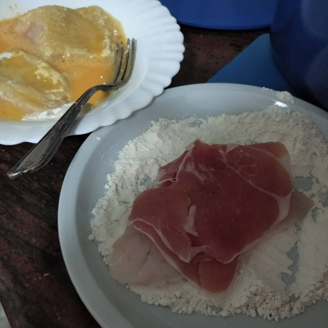 Merluza con jamón y piña Paso 1 Merluza con jamón y piña Paso 1