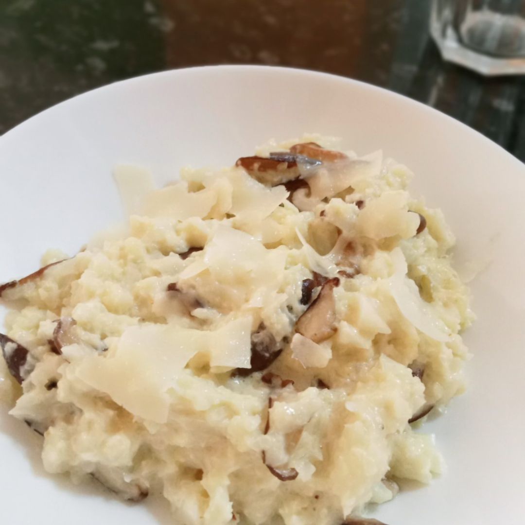 Risotto de coliflor con parmesano y hongos Risotto de coliflor con parmesano y hongos