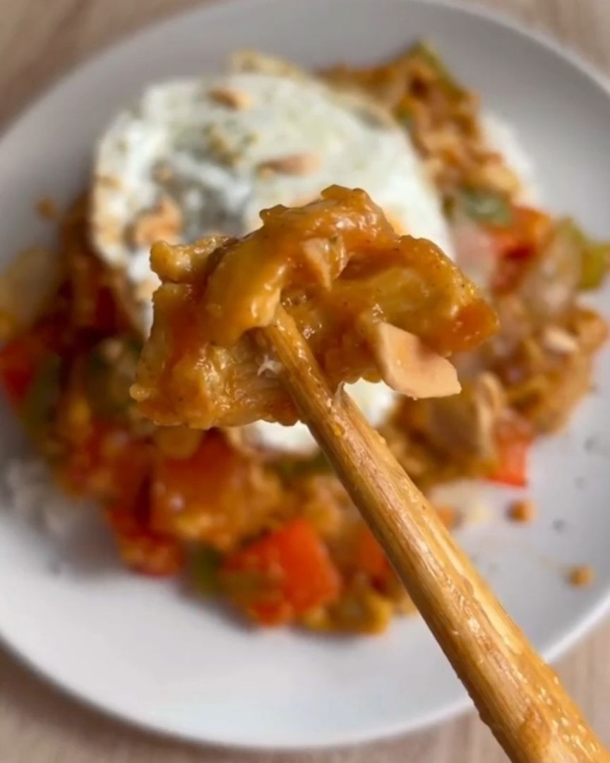 Arroz con pollo y verduras estilo oriental Arroz con pollo y verduras estilo oriental