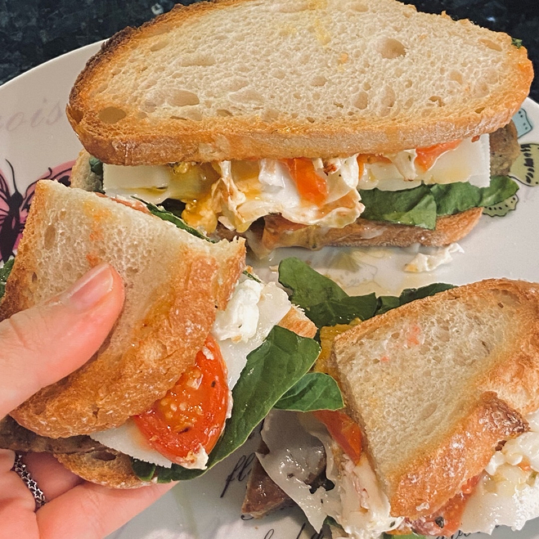 Sandwich vegetariano healthy 🥪 Paso 4 Sandwich vegetariano healthy 🥪 Paso 4