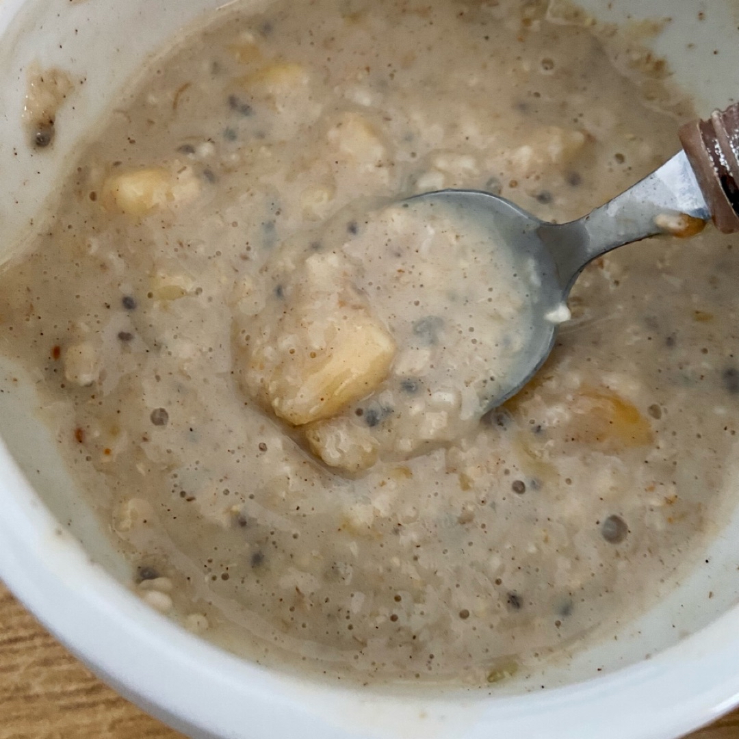 Gachas de avena con platano y crema de cacahuete Gachas de avena con platano y crema de cacahuete