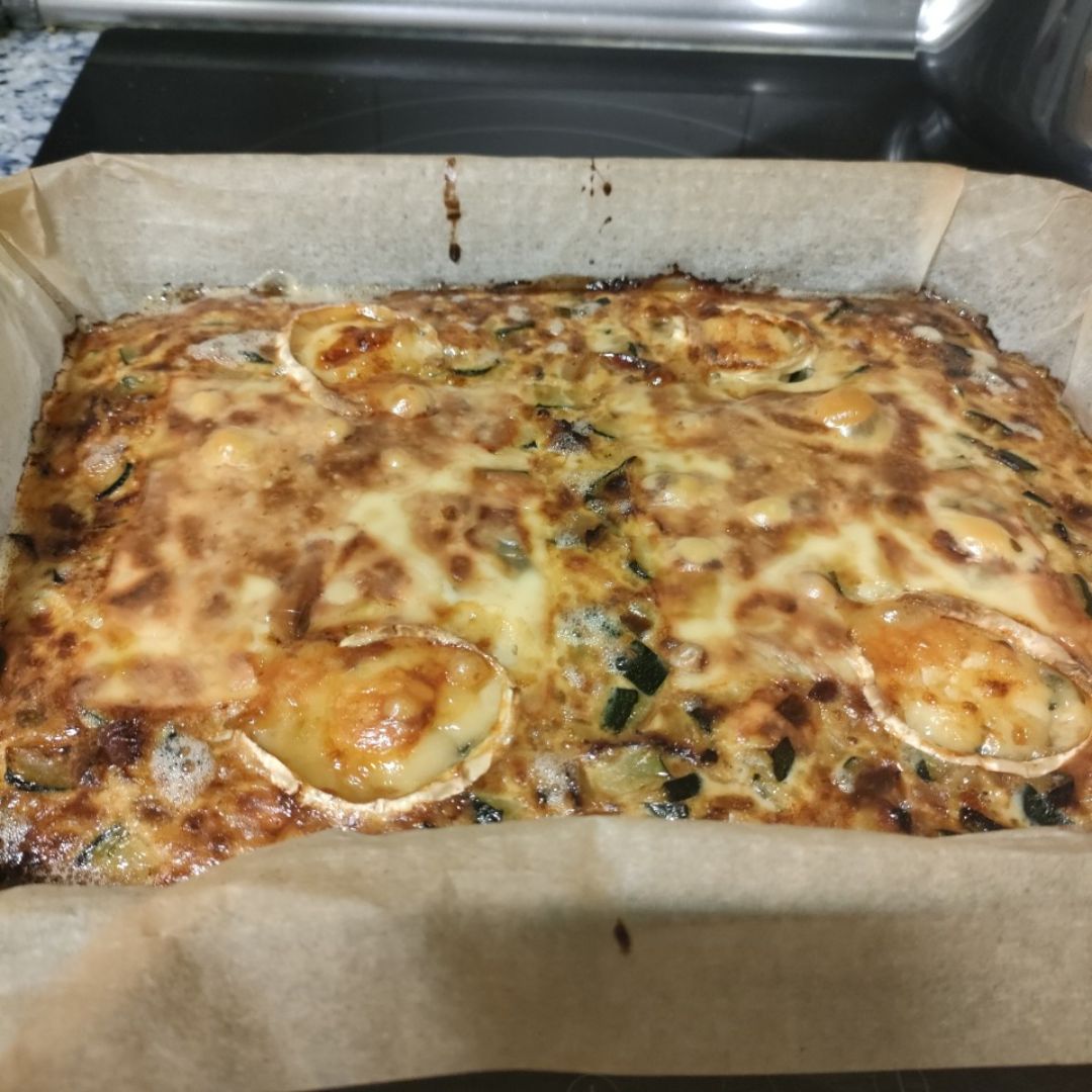 Quiche de calabacín, cebolla, jamón y queso Quiche de calabacín, cebolla, jamón y queso