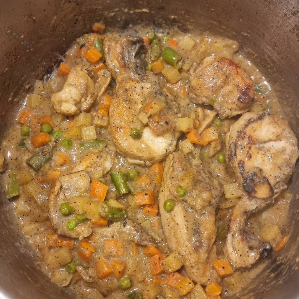 Pollo Guisado en Salsa de Setas
