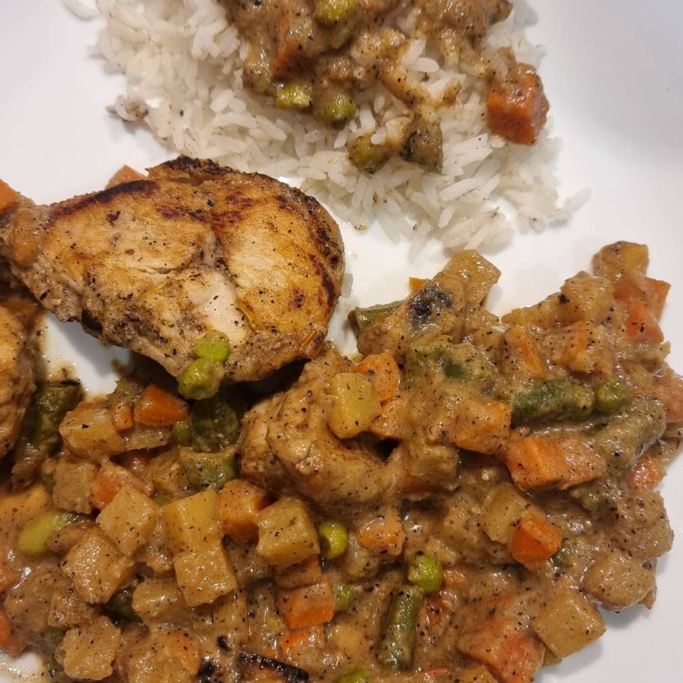 Pollo Guisado en Salsa de Setas