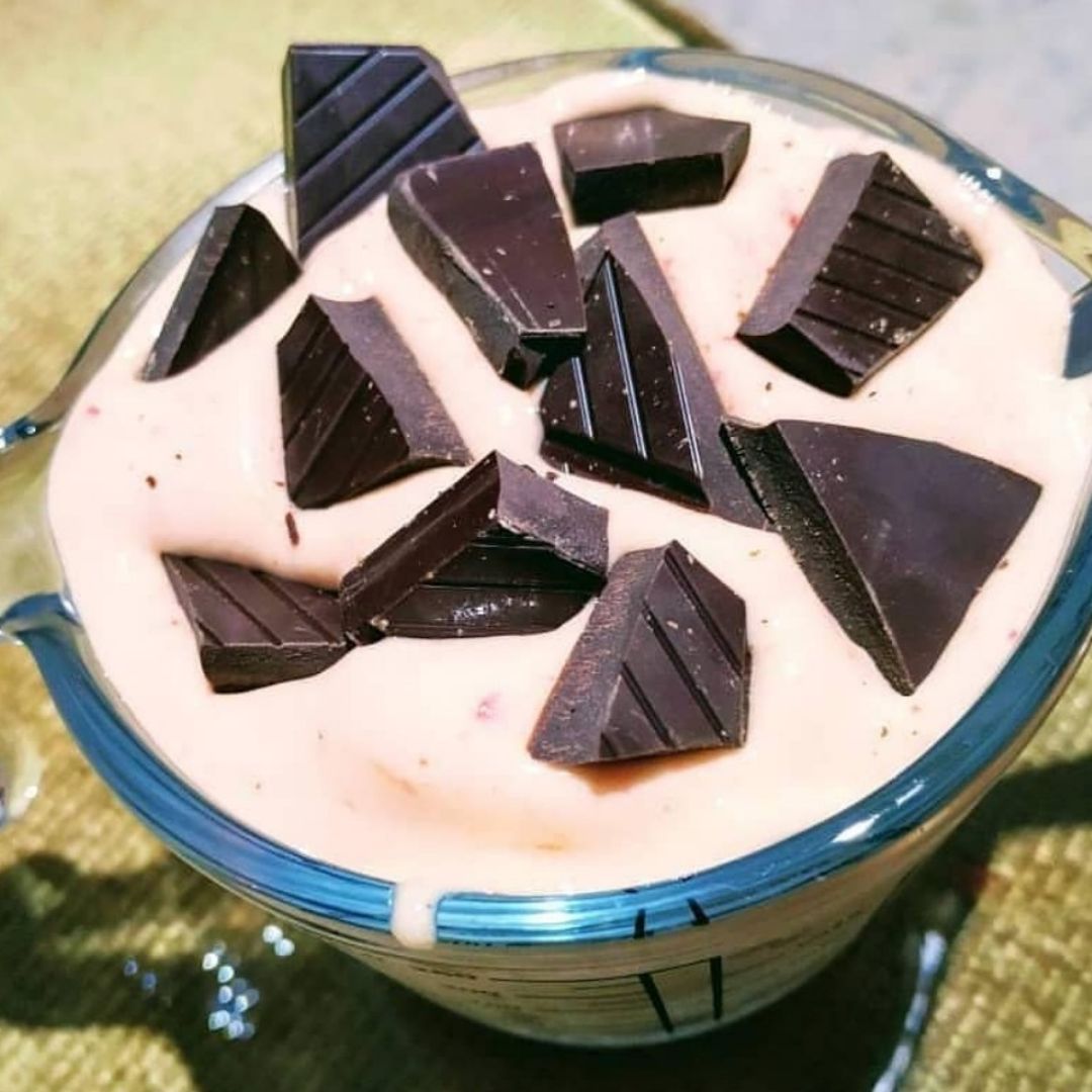 Espuma tropical con chocolate negro 🤤👌 Espuma tropical con chocolate negro 🤤👌