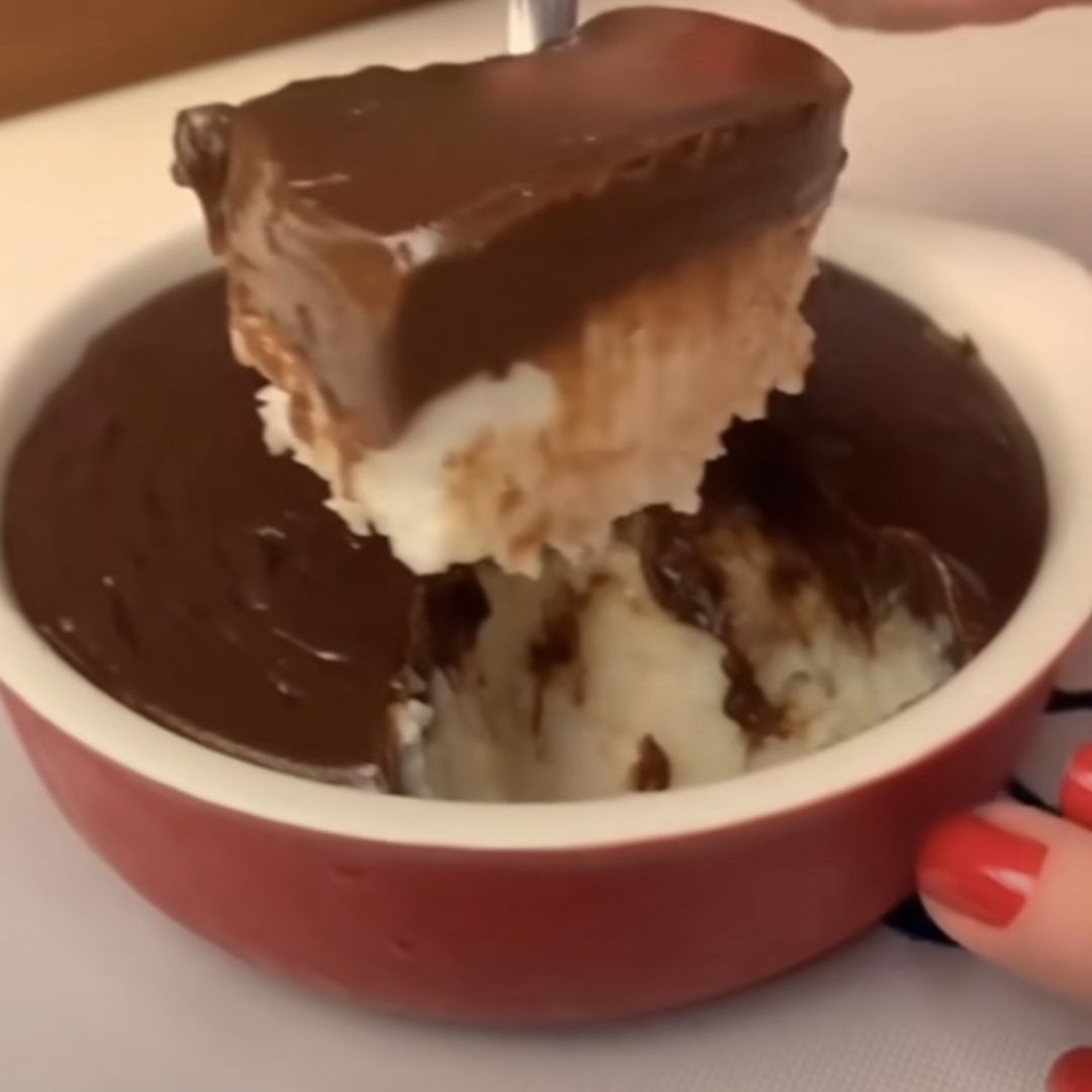 Postre de coco con chocolate Postre de coco con chocolate