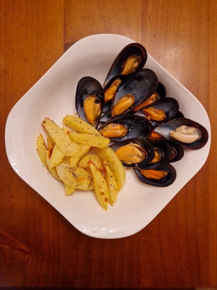 Mejillones con patatas Mejillones con patatas