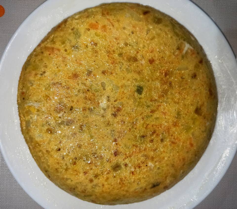Tortilla de patatas, boniato y puerros 