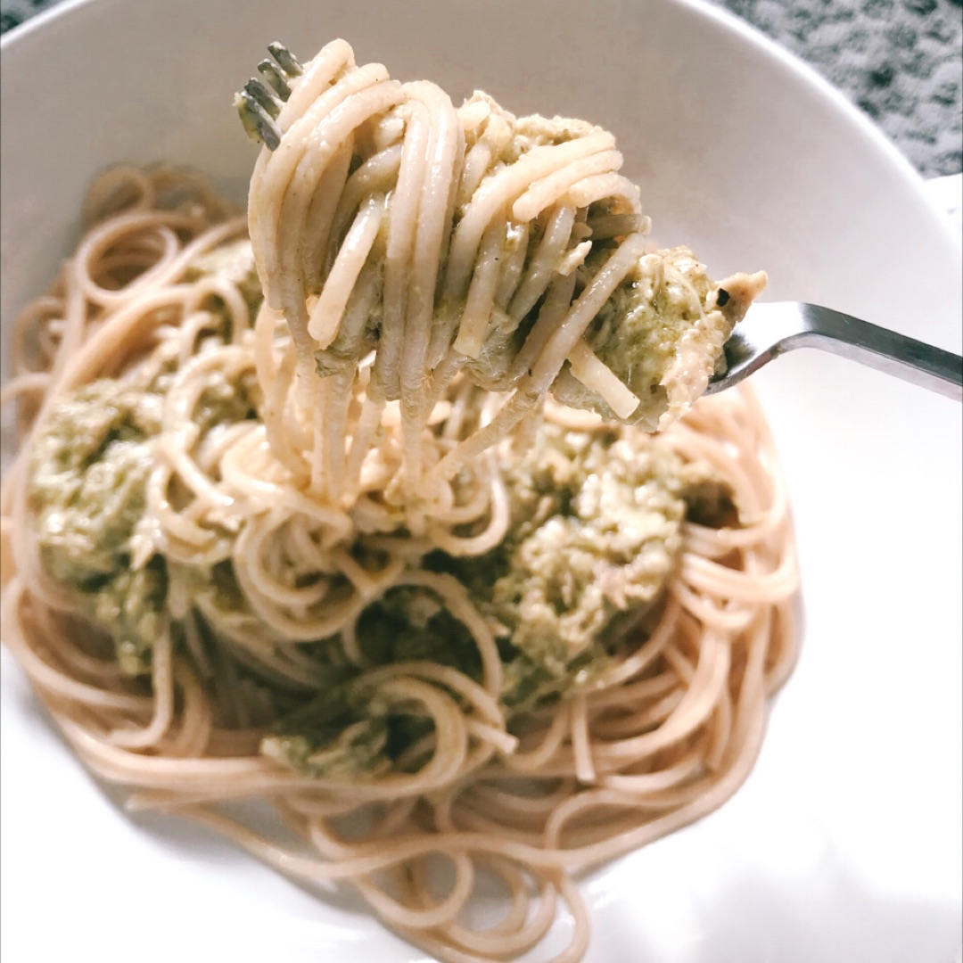 Espaguetis con pesto y atún Paso 2 Espaguetis con pesto y atún Paso 2