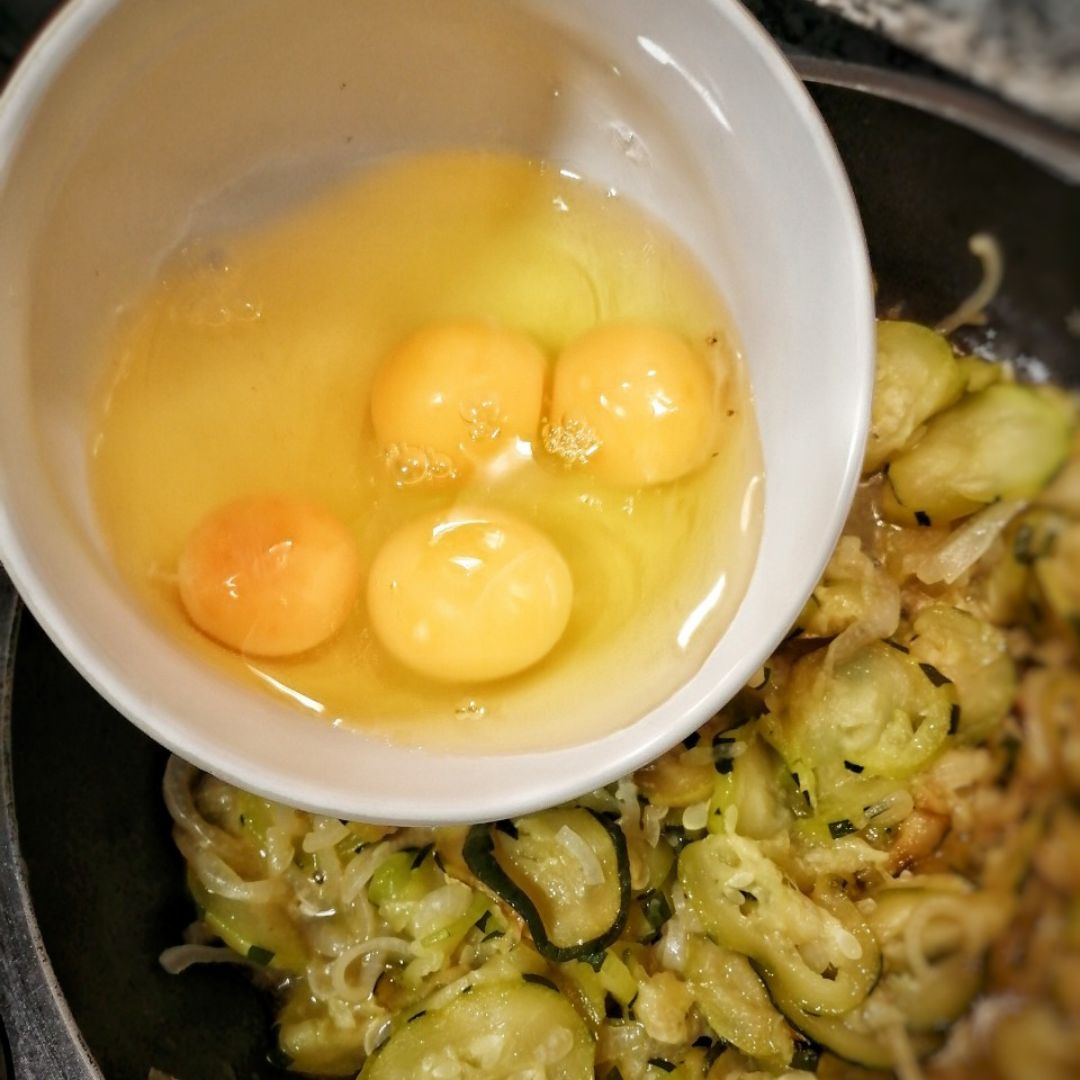 Zarangollo con gambón a la plancha Paso 1