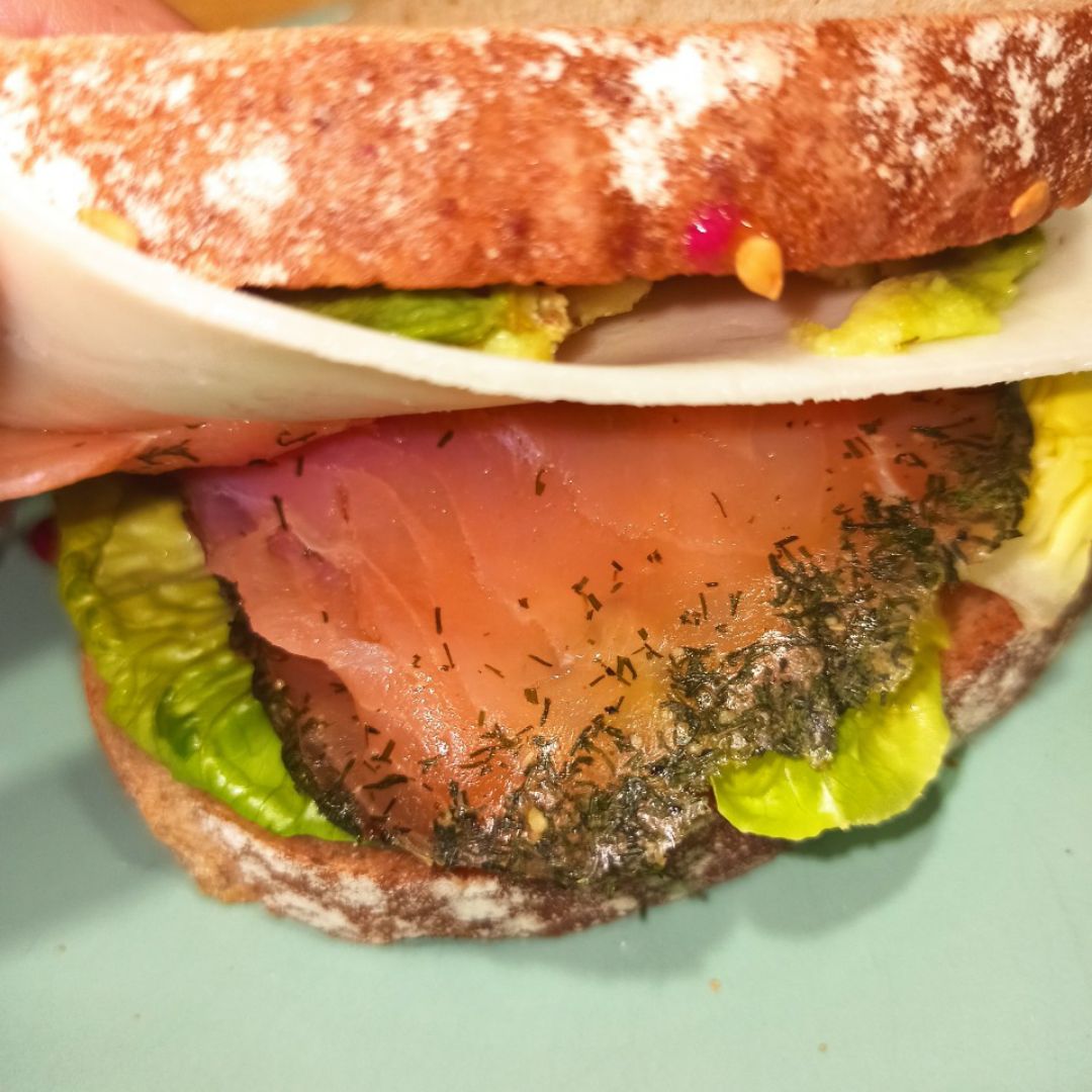 Sandwich de salmón