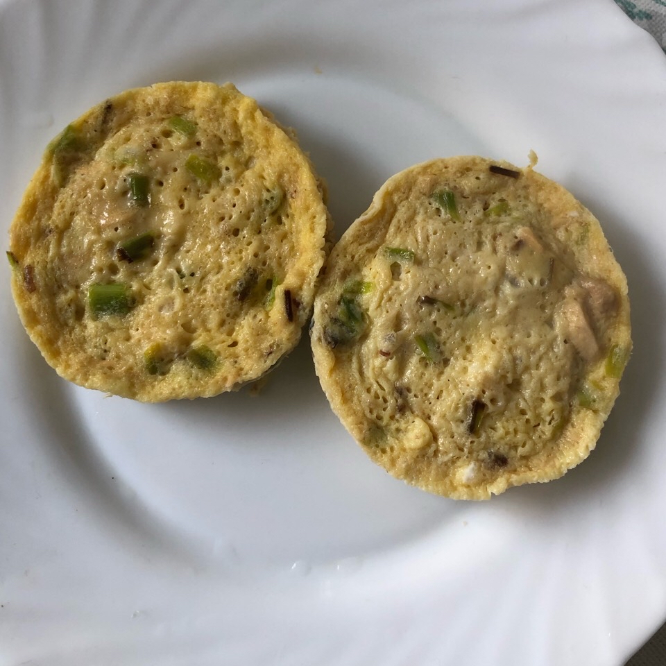 Pasteles de salmón, pera y queso de cabra