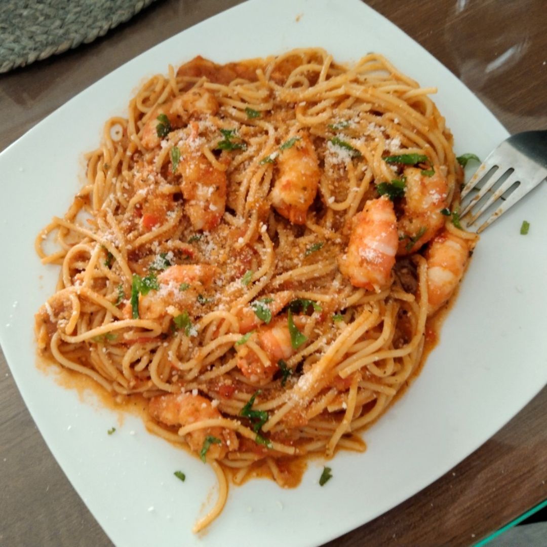 Espaguetis con langostinos Espaguetis con langostinos