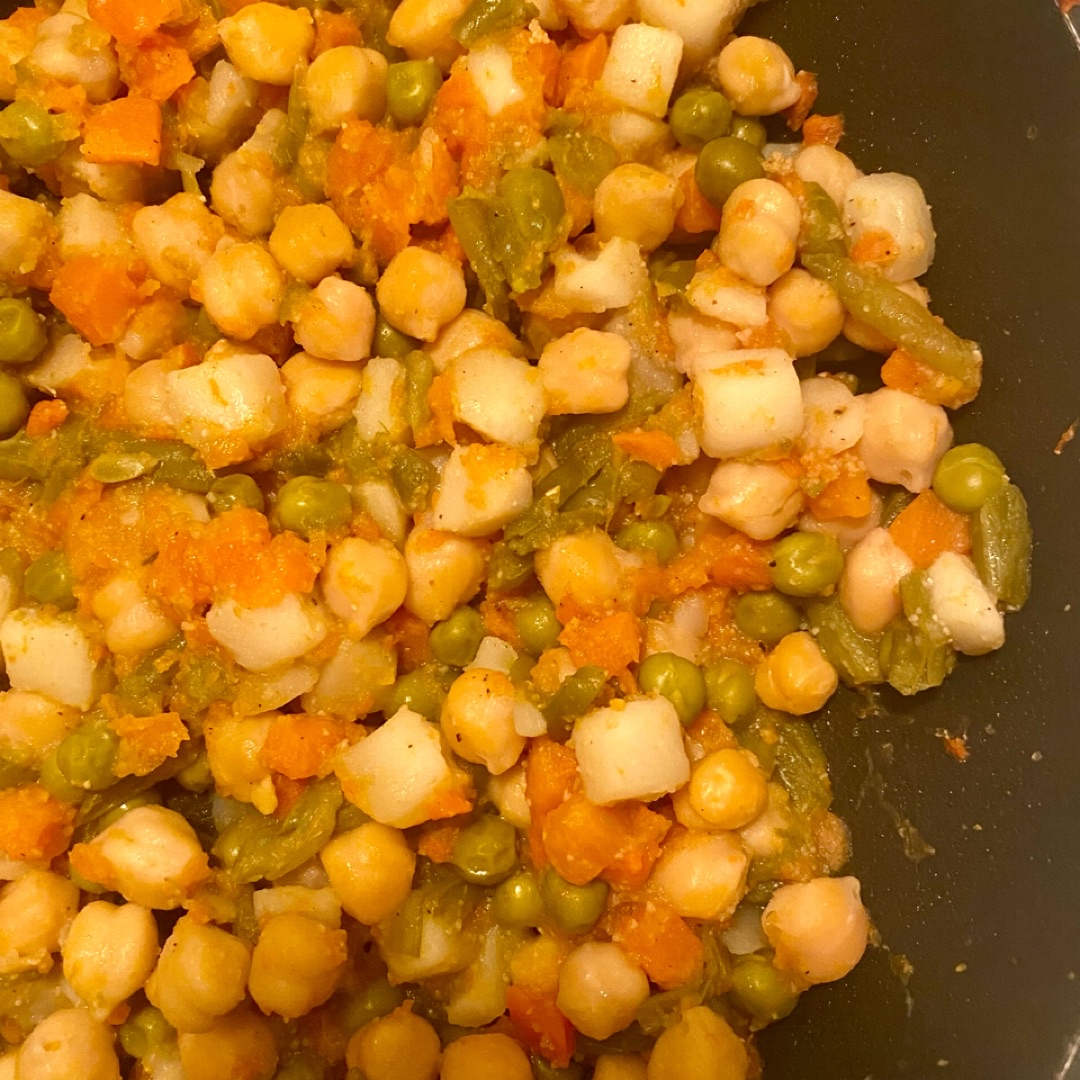 Macedonia con garbanzos 