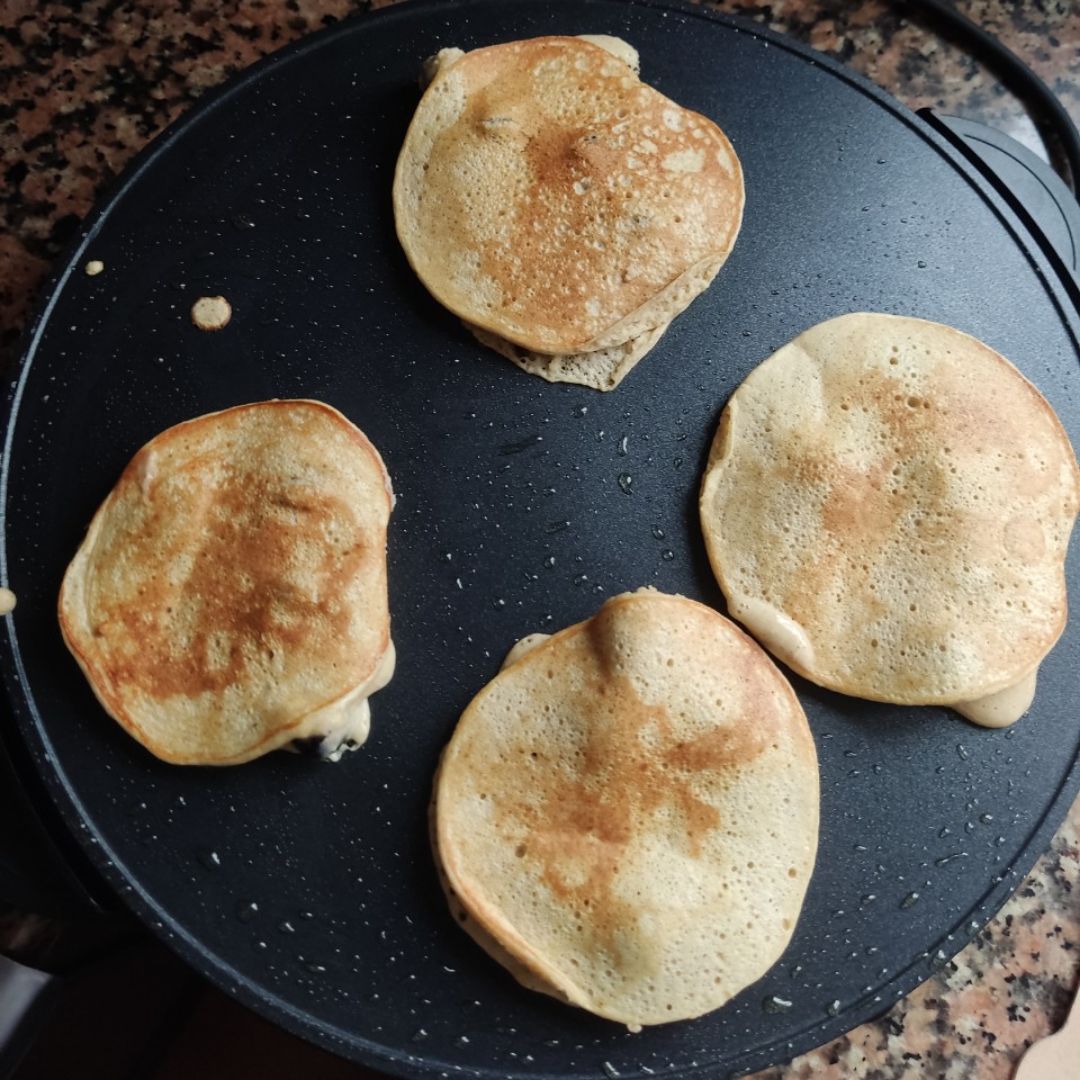 Tortitas de plátano, avena, huevo, arándanos y chocolate 85% Paso 3 Tortitas de plátano, avena, huevo, arándanos y chocolate 85% Paso 3