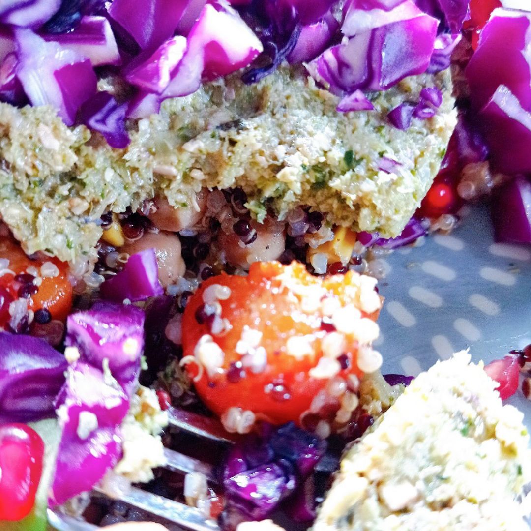 Ensalada 🥗 con tartar vegetariano 💚 Paso 3 Ensalada 🥗 con tartar vegetariano 💚 Paso 3