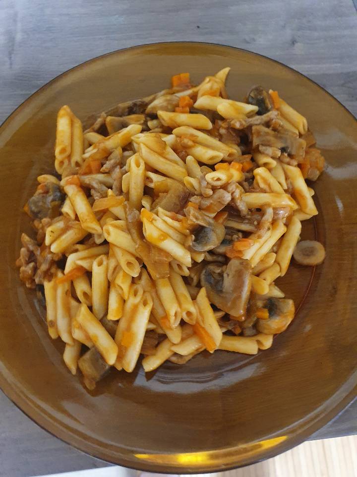 Macarrones con carne y verdura Macarrones con carne y verdura