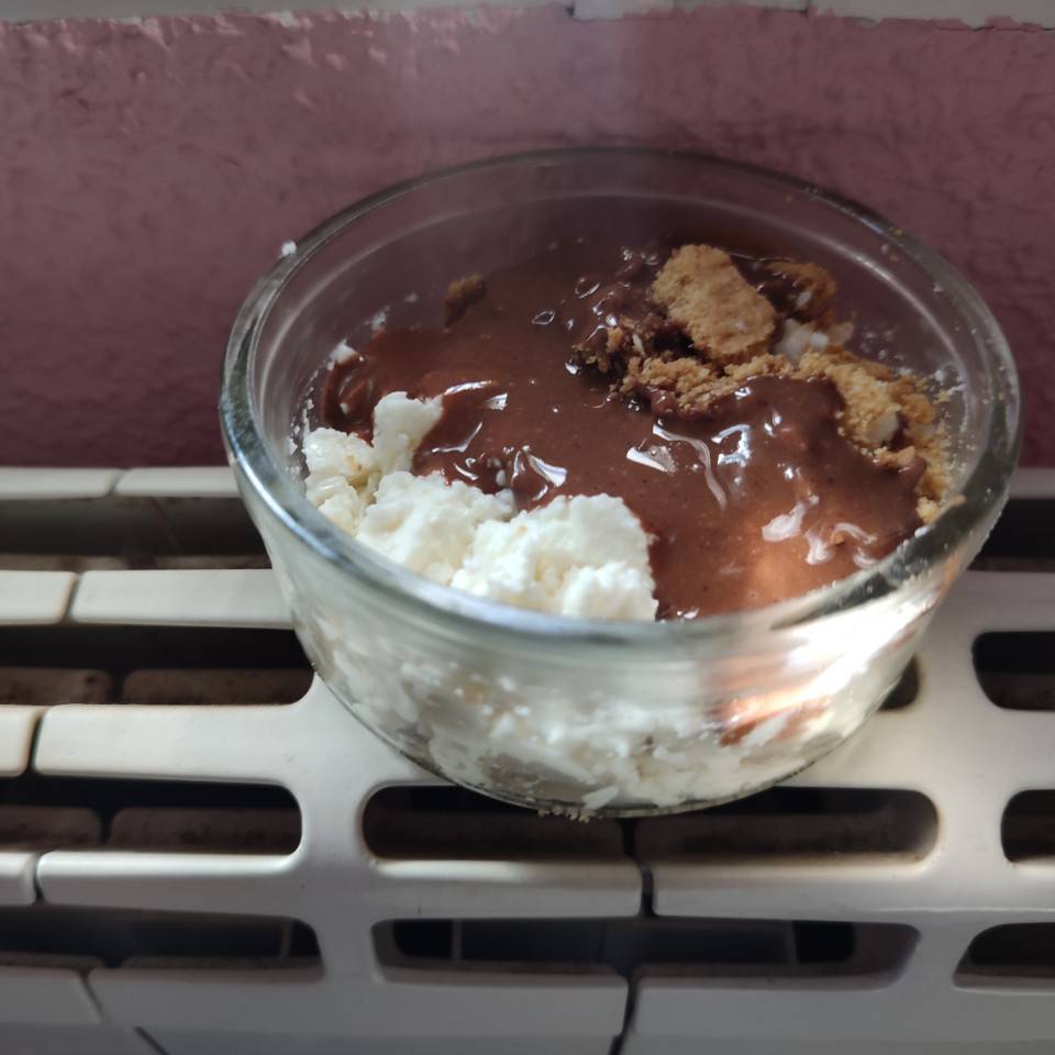 Queso proteico con nutella casera. Queso proteico con nutella casera.