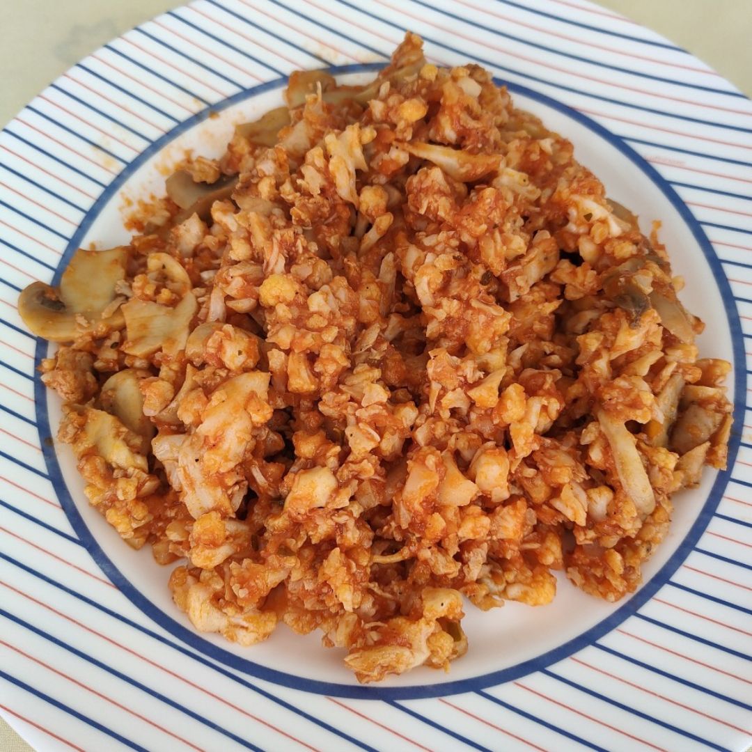 Colirroz con salsa de tomate al estilo italiano Colirroz con salsa de tomate al estilo italiano
