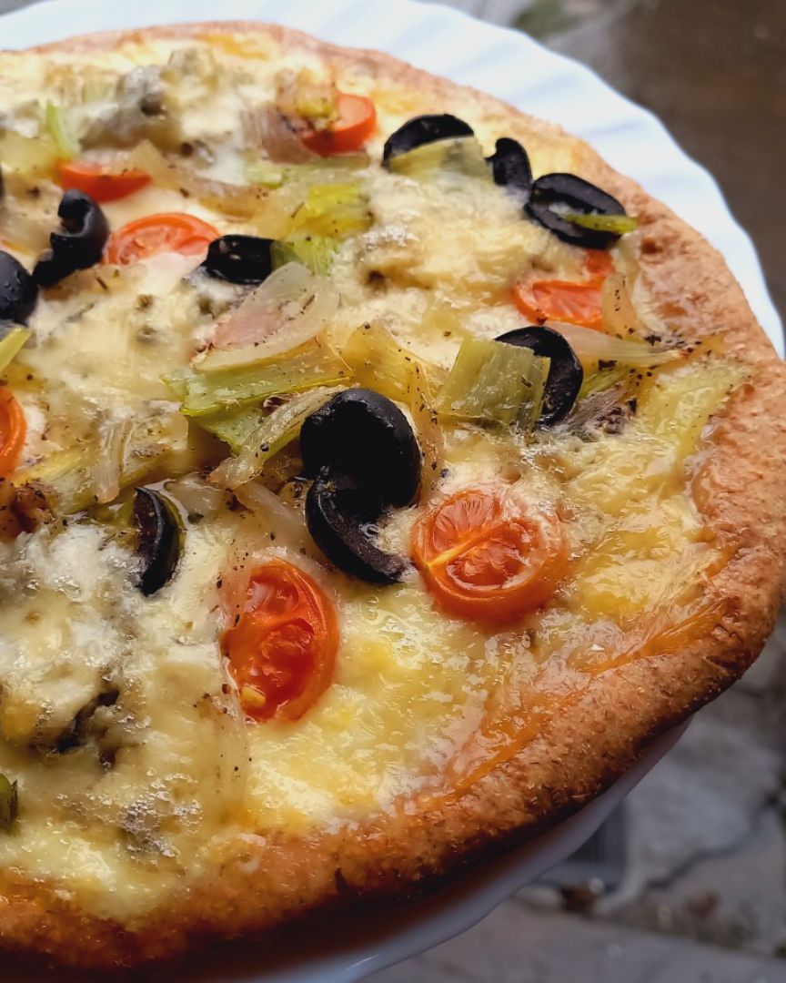Fugazzeta 🍕🫒🧅🍅🧀🌿 Fugazzeta 🍕🫒🧅🍅🧀🌿