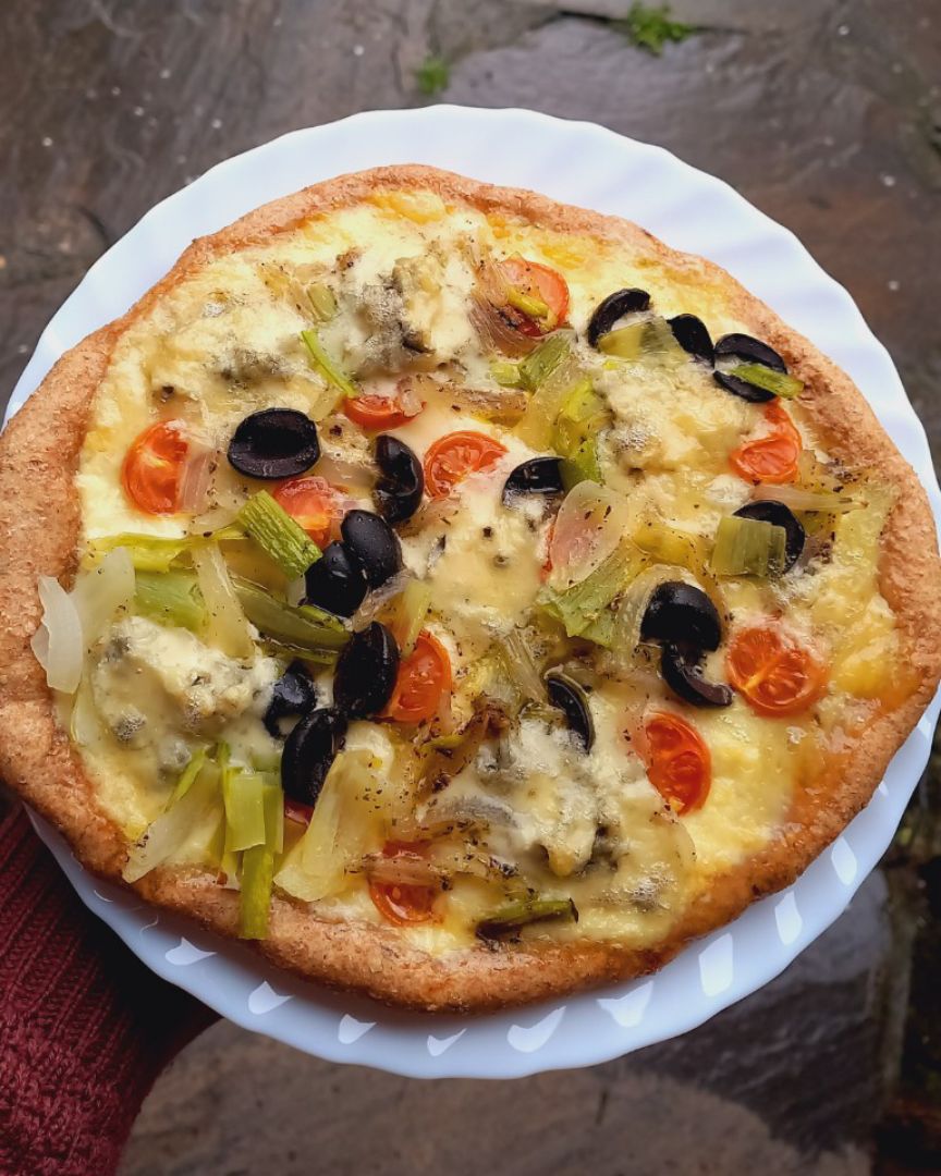 Fugazzeta 🍕🫒🧅🍅🧀🌿 Paso 6 Fugazzeta 🍕🫒🧅🍅🧀🌿 Paso 6