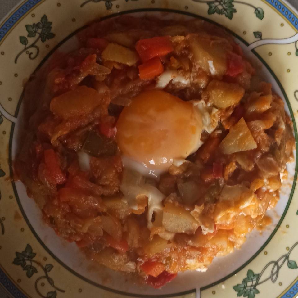 Pisto de verduras con huevo Pisto de verduras con huevo