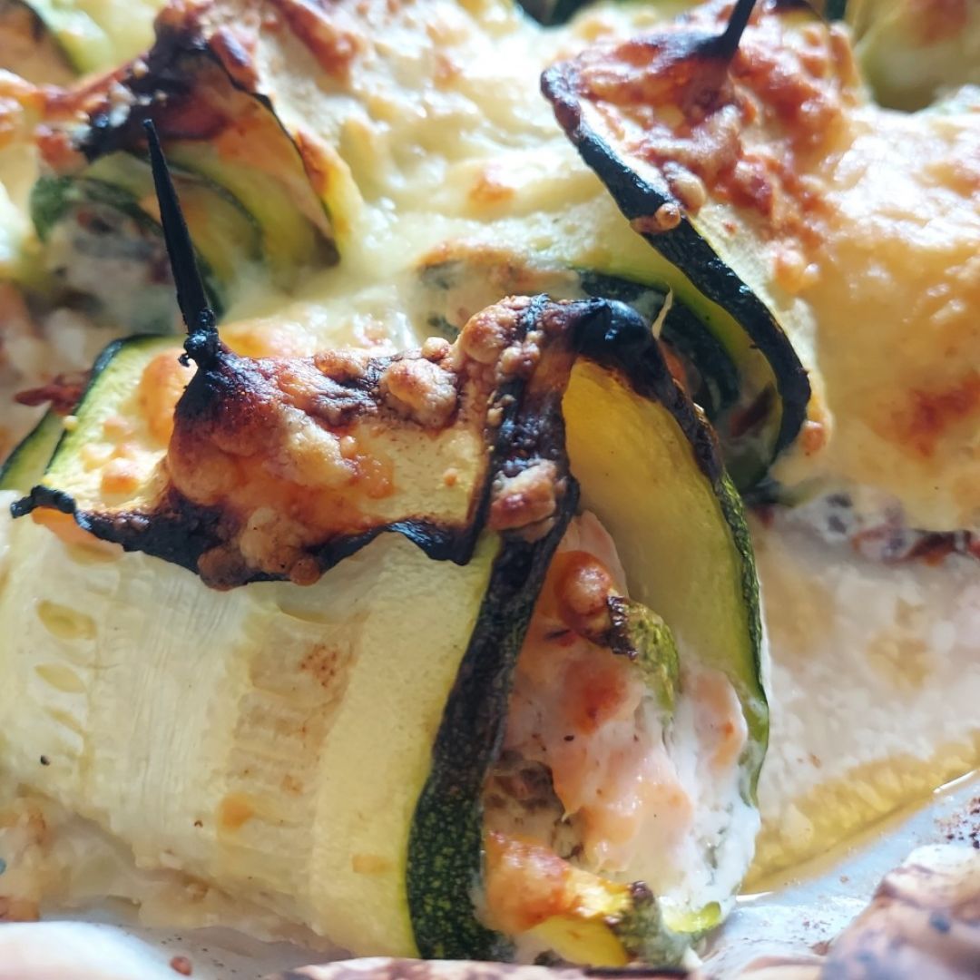 Rollitos de calabacín con salmón