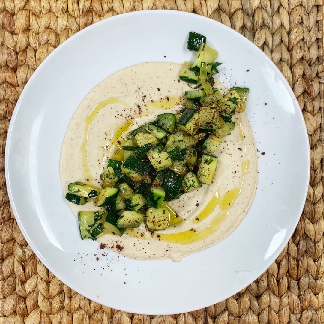 Hummus de Alubias Blancas con Calabacín Salteado Hummus de Alubias Blancas con Calabacín Salteado