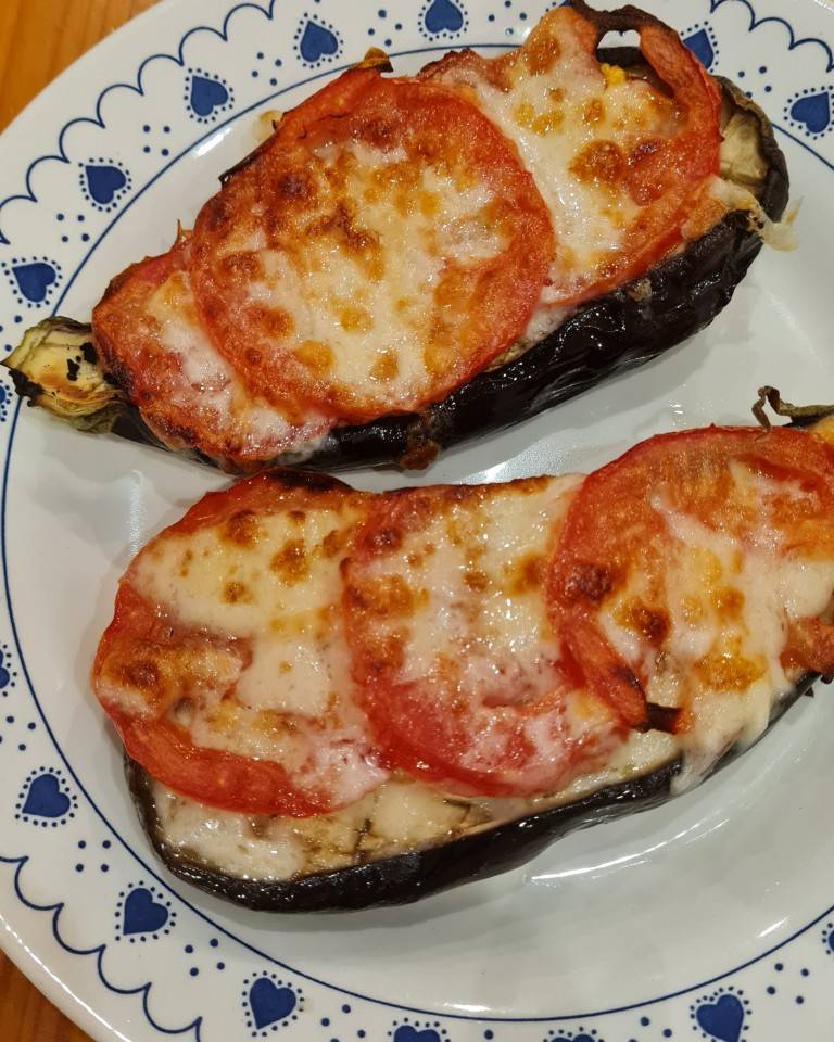 Berenjenas con tomate y queso en freidora de aire