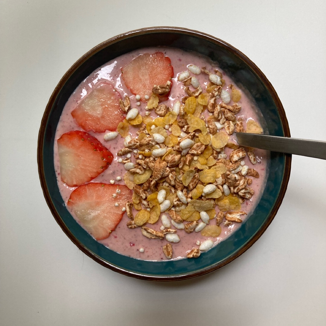 PB+J Smoothie Bowl PB+J Smoothie Bowl