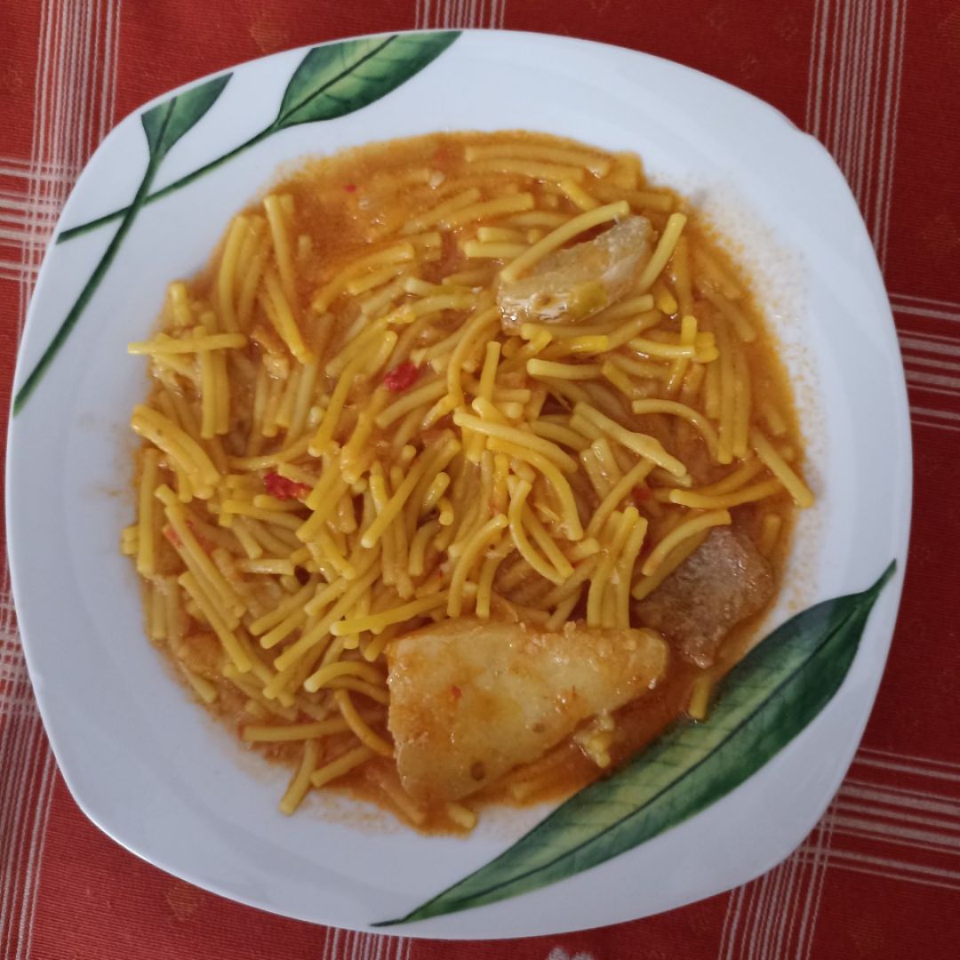 Fideos con pescado. Receta andaluza muy típica de Semana Santa Fideos con pescado. Receta andaluza muy típica de Semana Santa