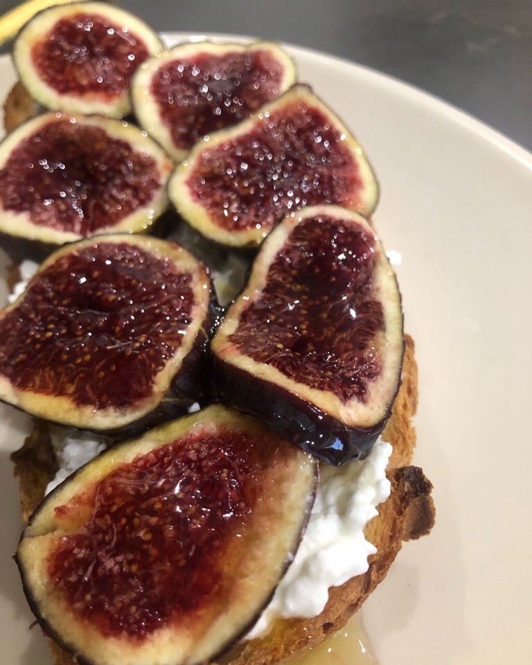 Tosta de queso e higos Tosta de queso e higos