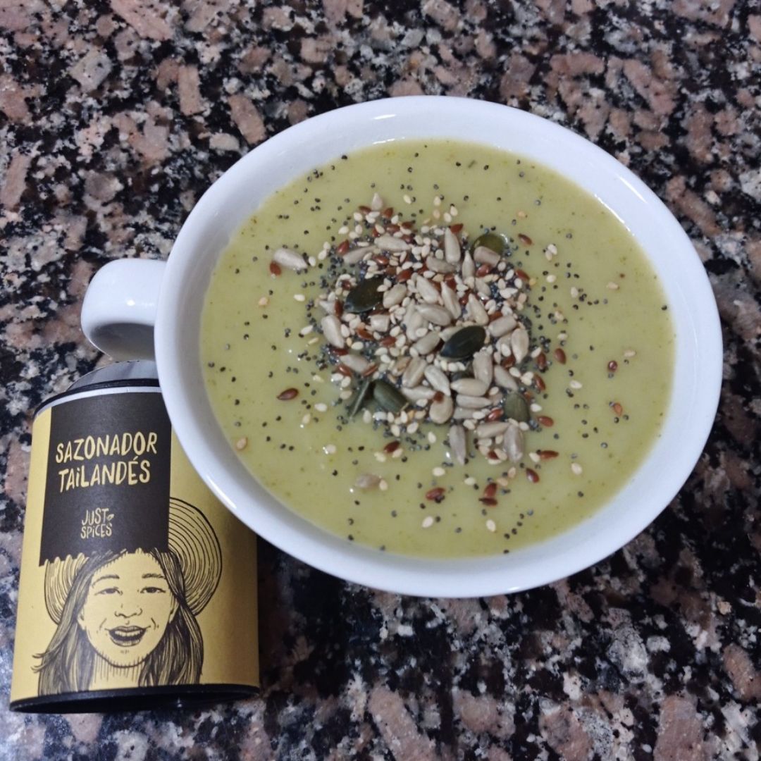 Crema fría thai de puerro y calabacín Crema fría thai de puerro y calabacín
