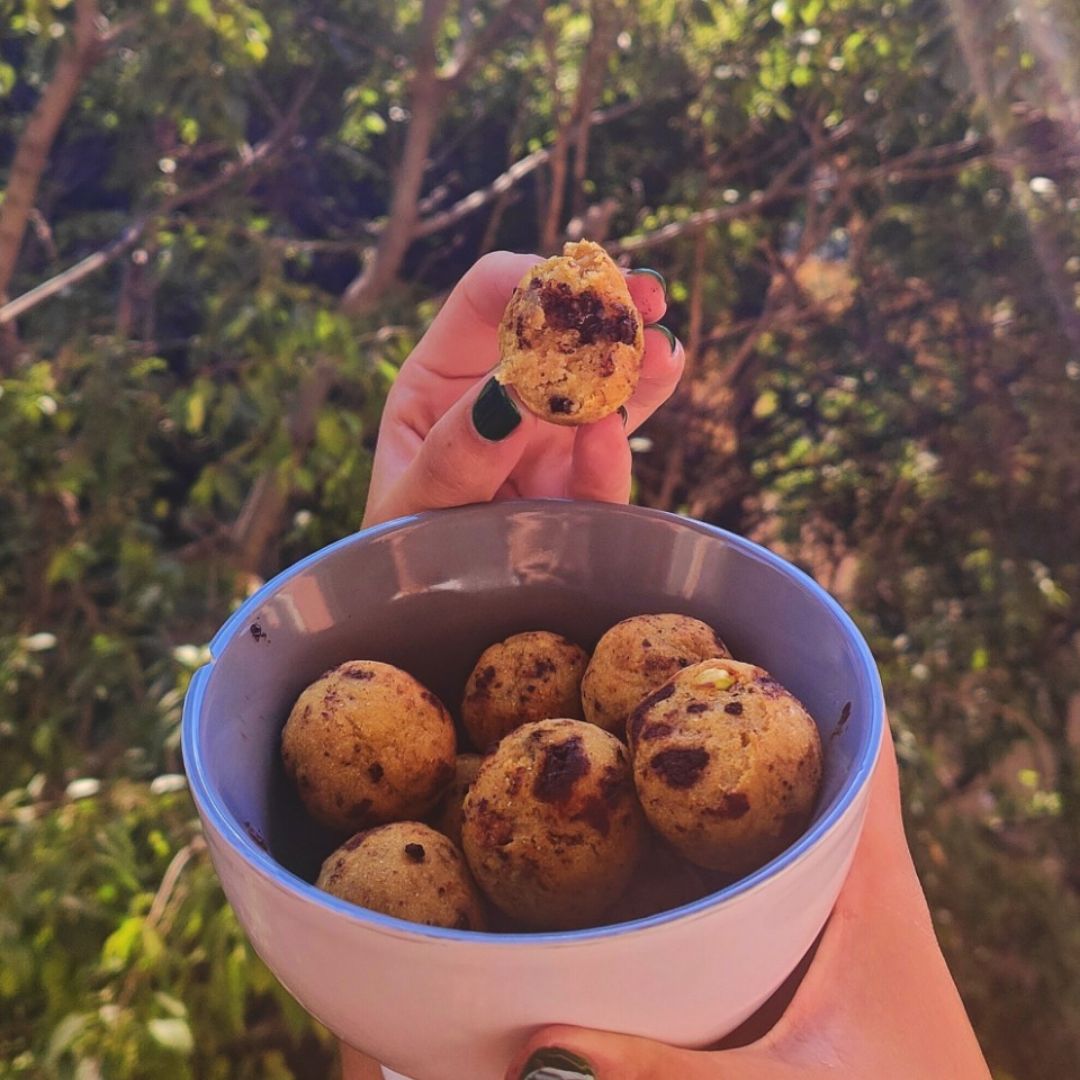 Buñuelos dulces de plátano chocolate y pistacho 