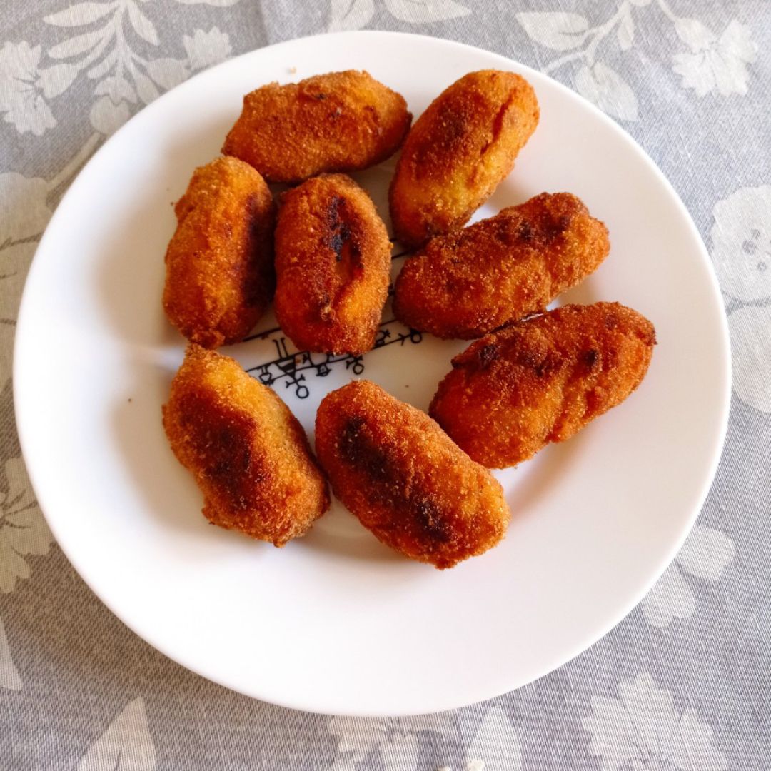 Croquetas de jamón y huevo Croquetas de jamón y huevo