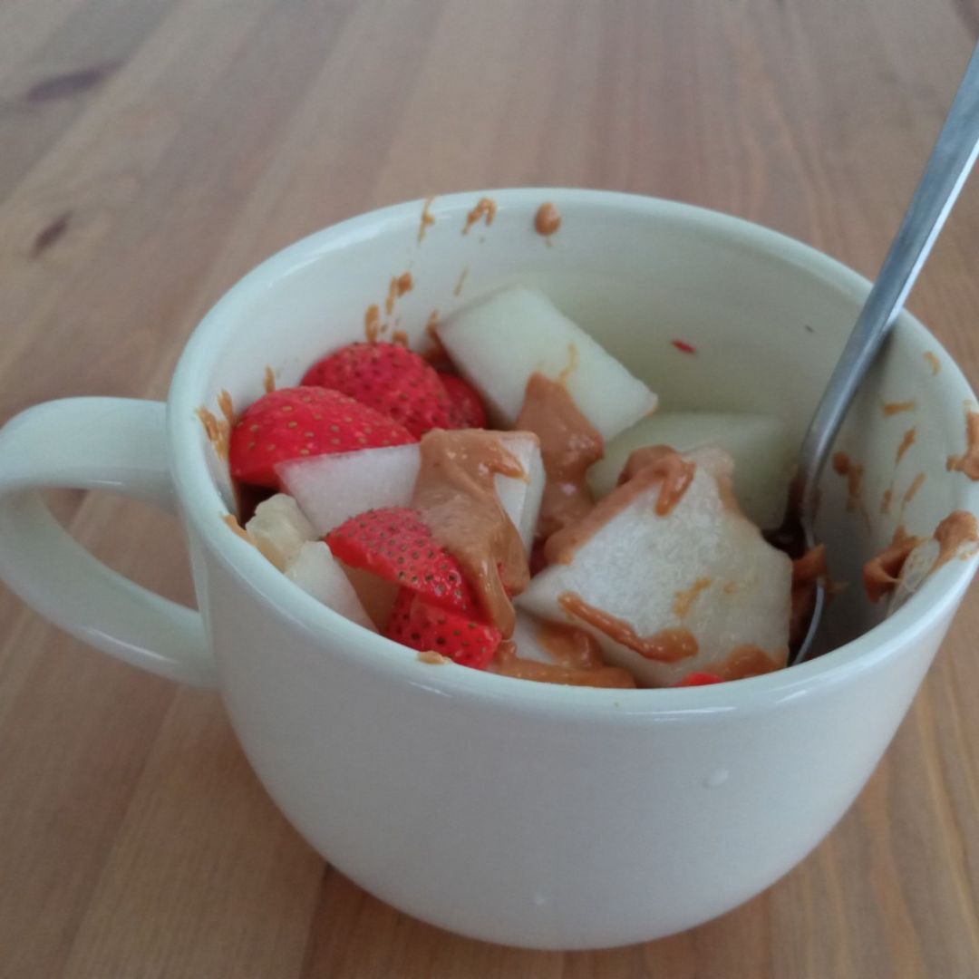 Fresas con melón y crema de cacahuete Fresas con melón y crema de cacahuete