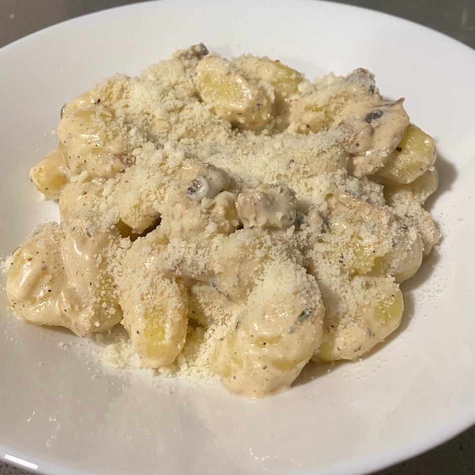 Ñoquis con salsa de champiñones Ñoquis con salsa de champiñones