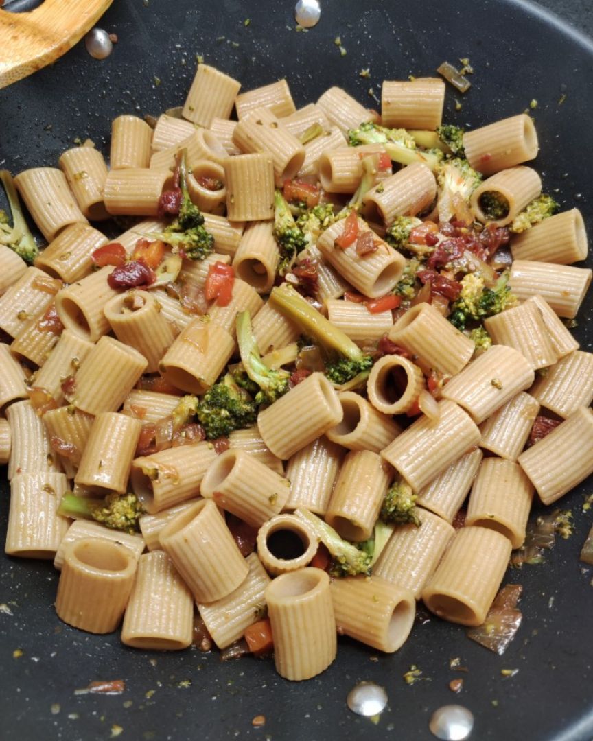 Pasta con verduras estilo oriental Pasta con verduras estilo oriental