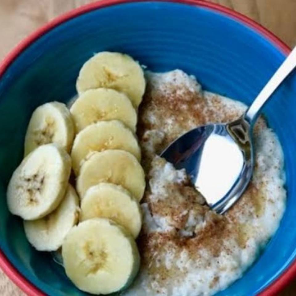 Avena con leche y platano Avena con leche y platano