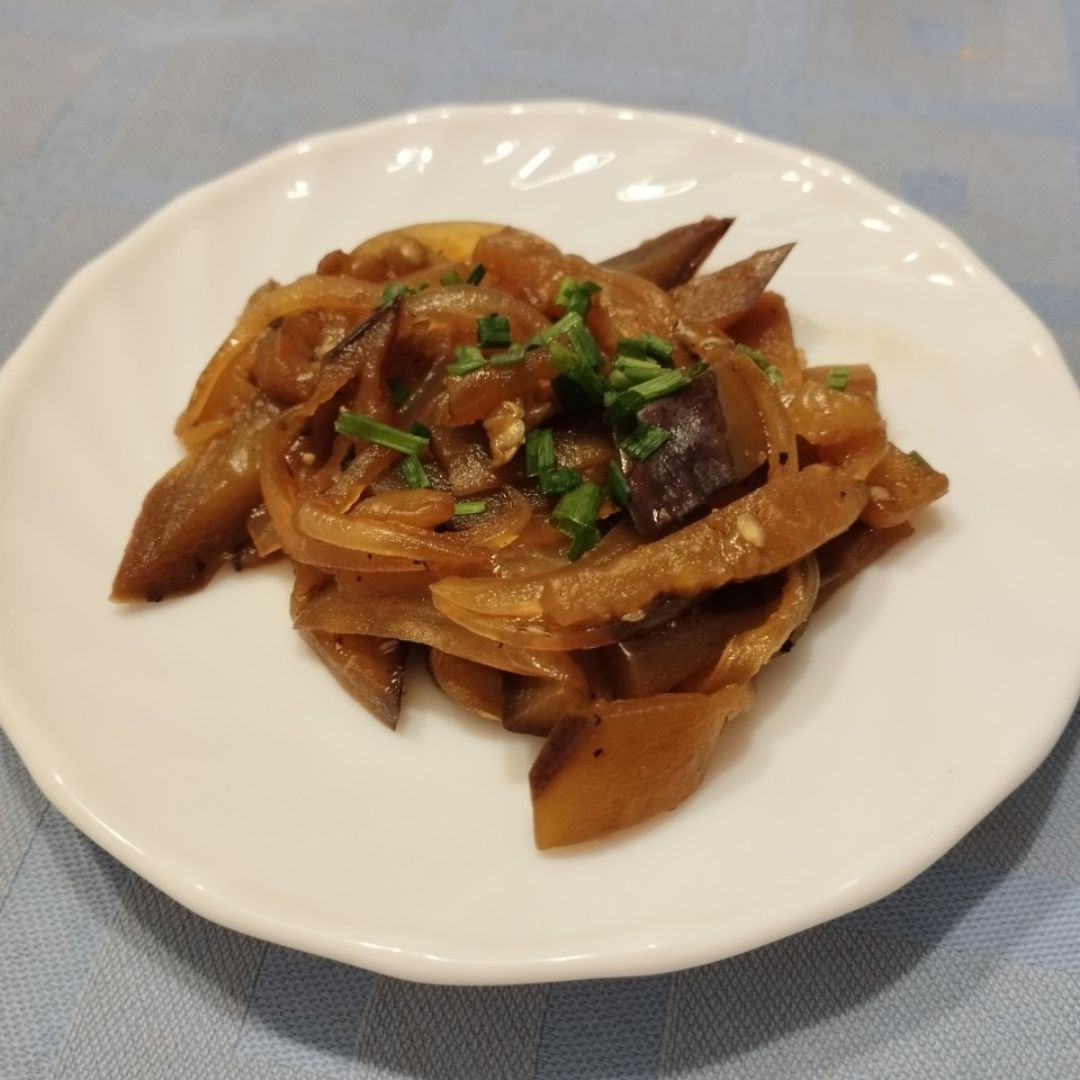 Berenjena de guarnición a mi estilo 😋🥢 Berenjena de guarnición a mi estilo 😋🥢