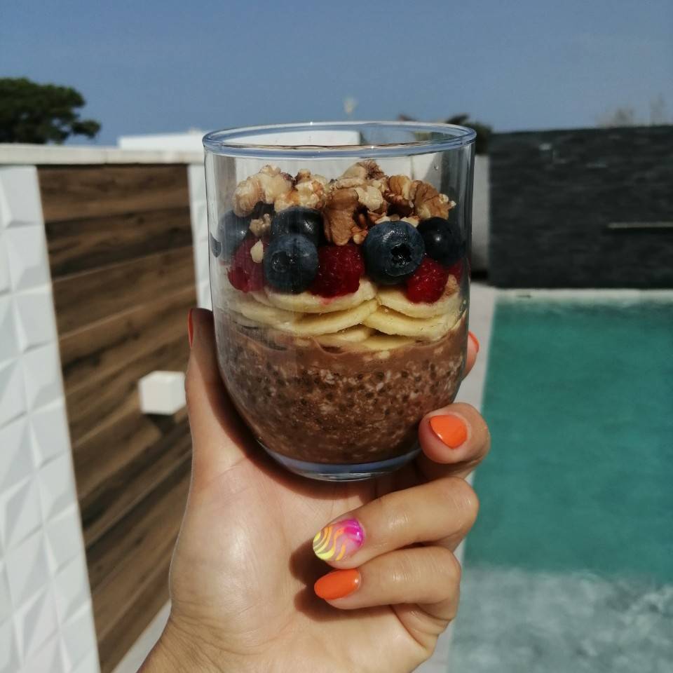 Avena nocturna con frutos rojos