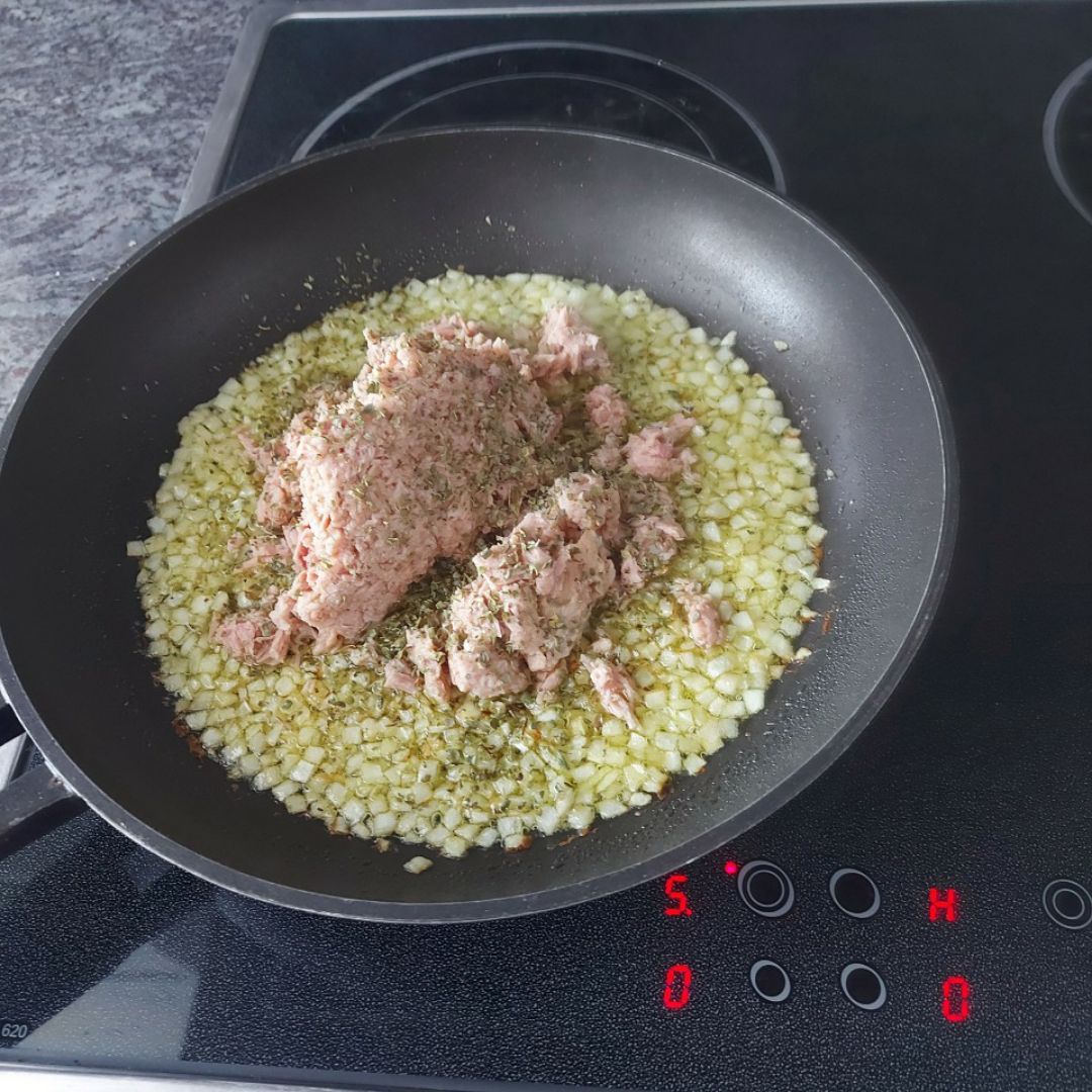 Macarrones con atún gratinados al horno (receta de mi madre) Paso 8 Macarrones con atún gratinados al horno (receta de mi madre) Paso 8