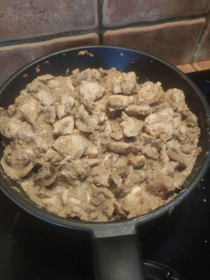 Pollo crema champiñones Pollo crema champiñones