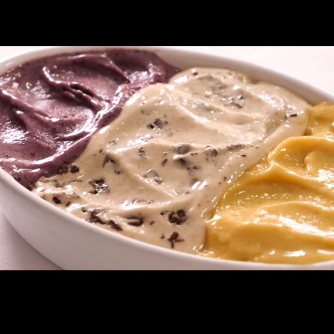 Helado de plátano Helado de arándanos Helado de mango y coco Helado de plátano Helado de arándanos Helado de mango y coco
