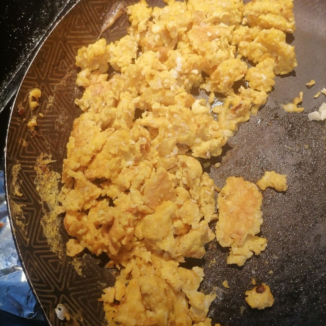 Huevos con avena y ajonjolí Huevos con avena y ajonjolí