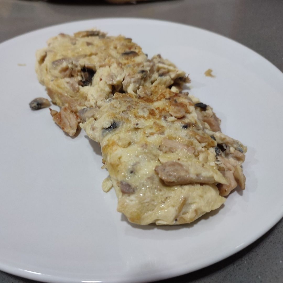 Tortilla de pollo y champiñones 
