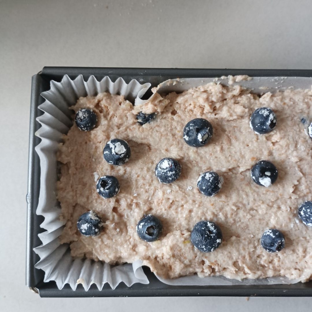 Blueberry Crumble Cake 🫐🍞 Paso 2 Blueberry Crumble Cake 🫐🍞 Paso 2