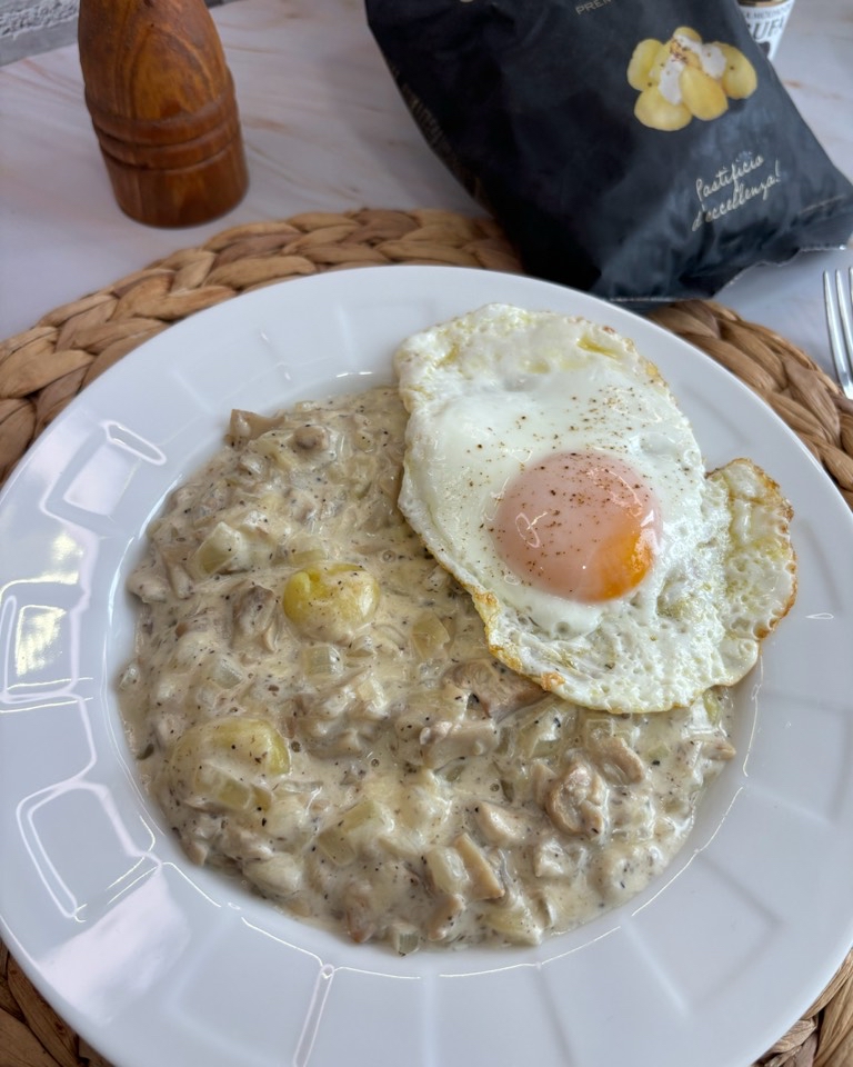 Gnocchis con champiñones y salsa de trufa Gnocchis con champiñones y salsa de trufa