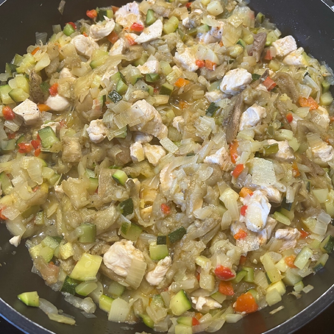 Berenjenas rellenas de verdura y pollo con un toque picante Paso 2 Berenjenas rellenas de verdura y pollo con un toque picante Paso 2